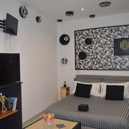 Geometric Art Home Bari Luaran gambar
